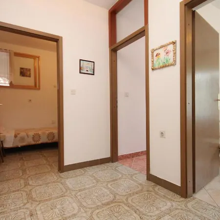 8277b Διαμέρισμα *